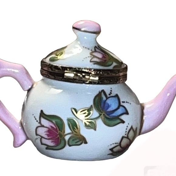 Rochard Limoges - Porcelain Teapot Tulips Limoges Box - Picture 6 of 10